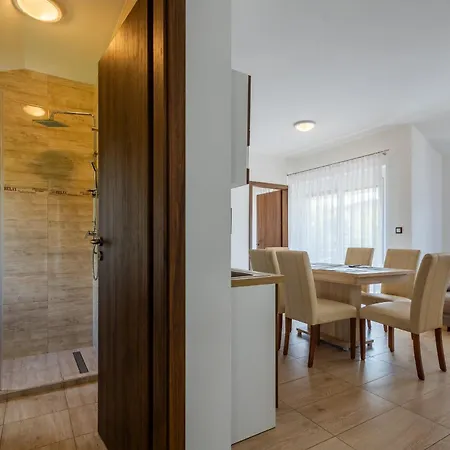 Golden By Bltn Guest house