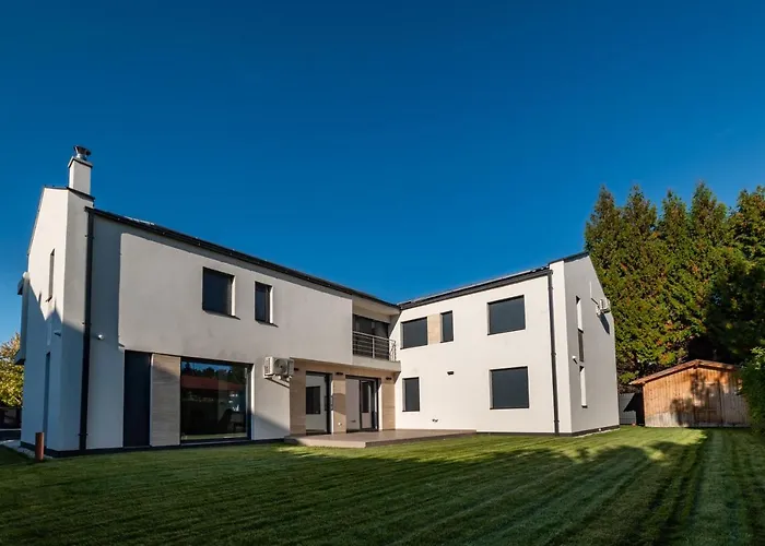 Golden By Bltn Gæstehus